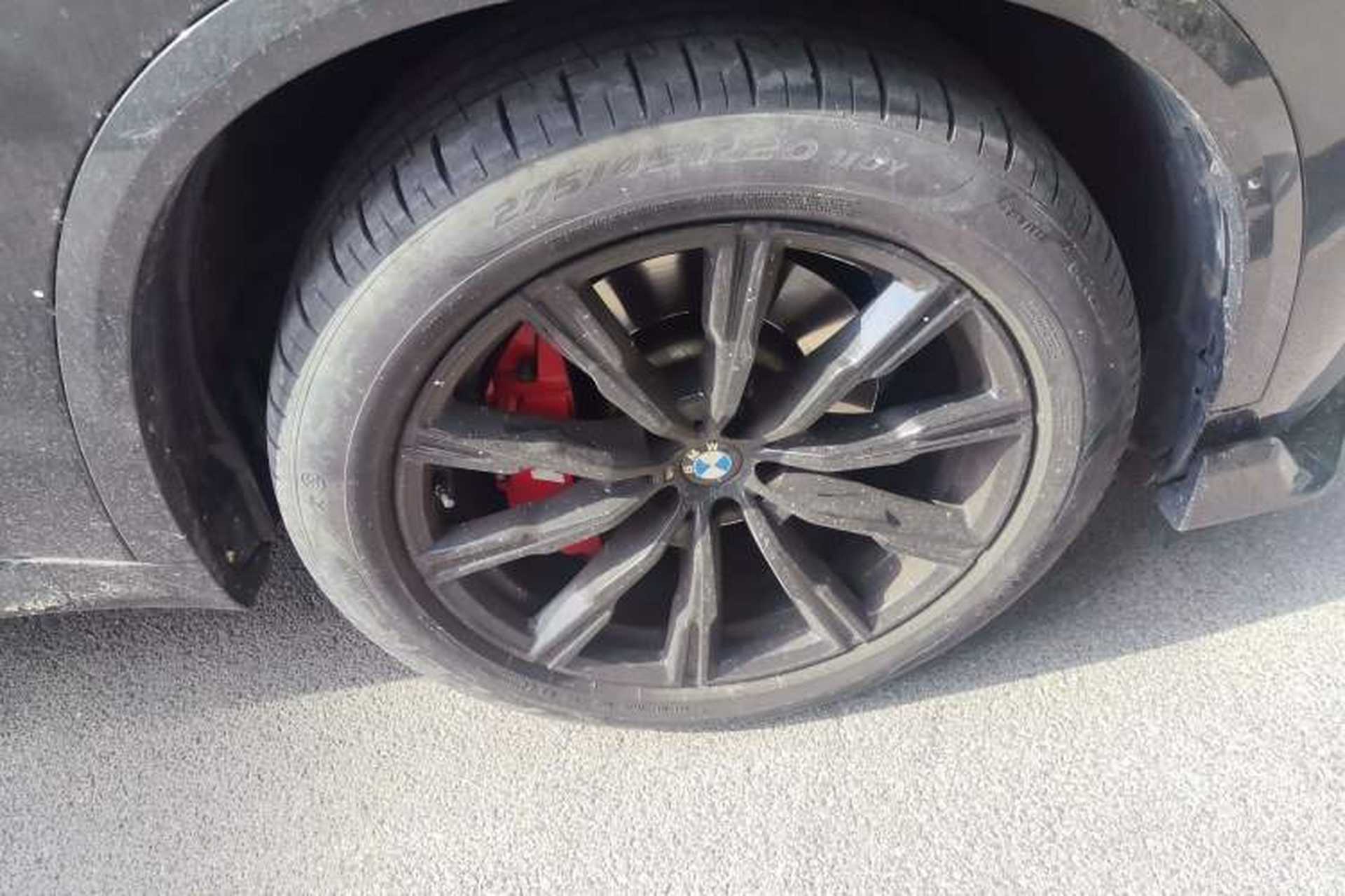 Used BMW X5 2022 Restyled xDrive 30Li Luxury Version M Sport Package Right Front Wheel Hub