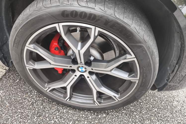 Used BMW X5 2022 xDrive 30Li Luxury M Sport Package Right Front Wheel Hub