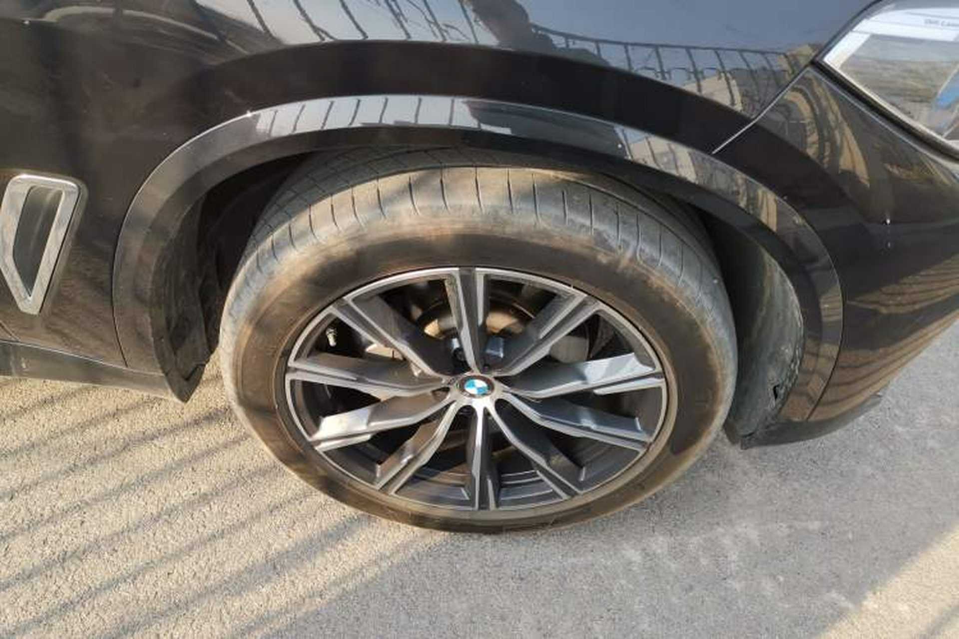 Used BMW X5 2022 xDrive 30Li Luxury M Sport Package Right Front Wheel Hub