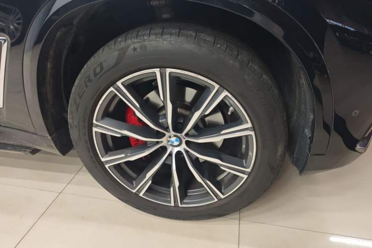 Used BMW X5 2022 xDrive 30Li Luxury M Sport Package Right Front Wheel Hub