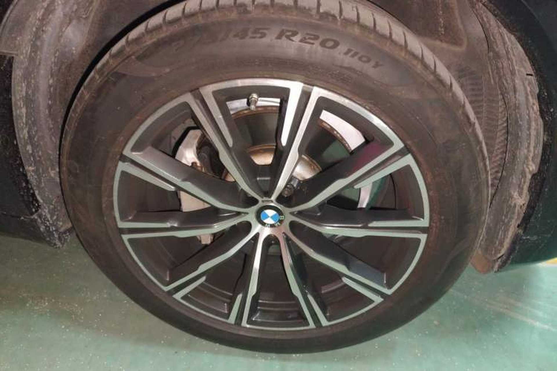 Used BMW X5 2022 xDrive30i M Sport Package Right Front Wheel Hub