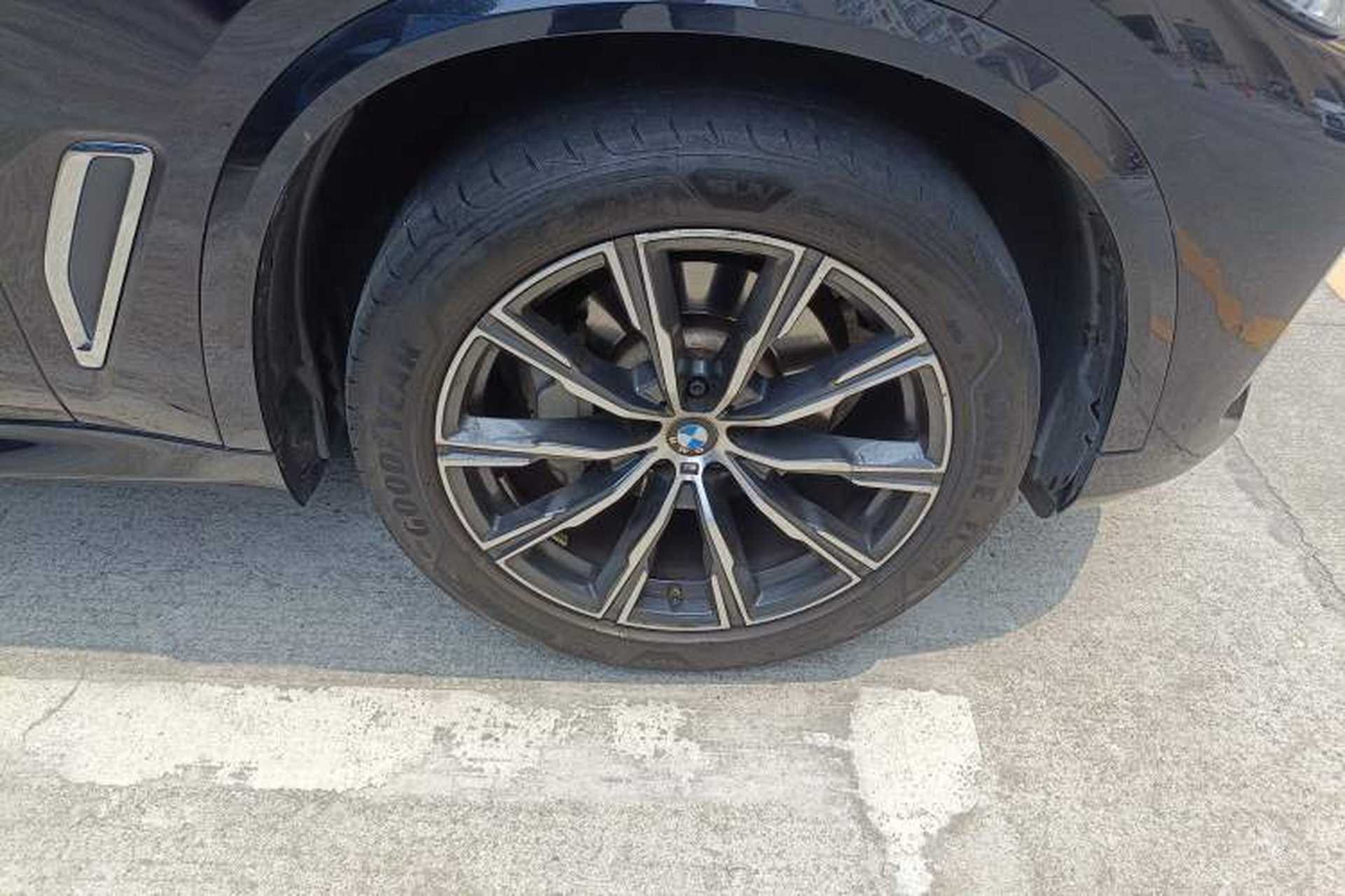 Used BMW X5 2022 xDrive 30Li Luxury M Sport Package Right Front Wheel Hub
