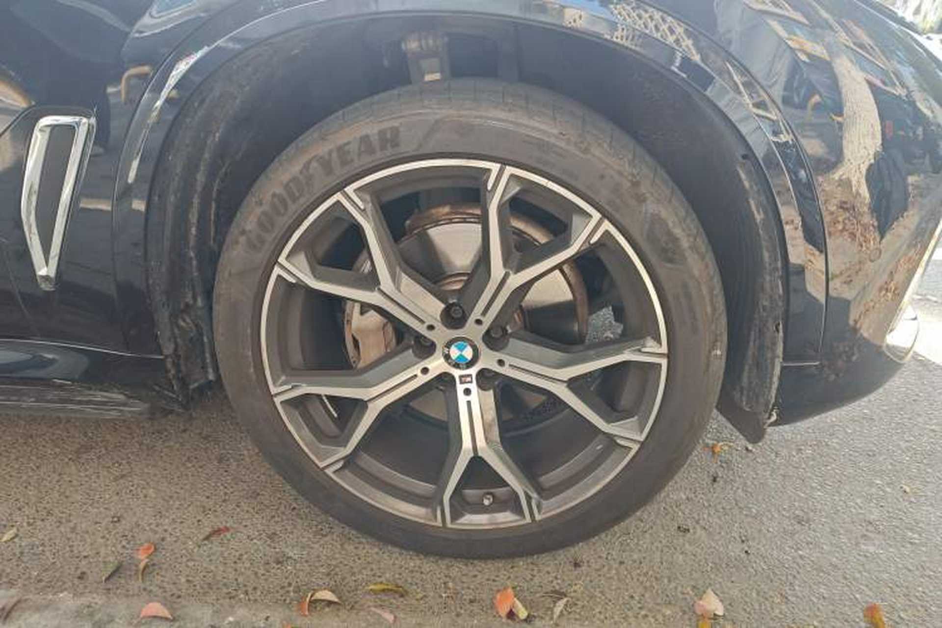 Used BMW X5 2022 xDrive 40Li M Sport Package Right Front Wheel Hub