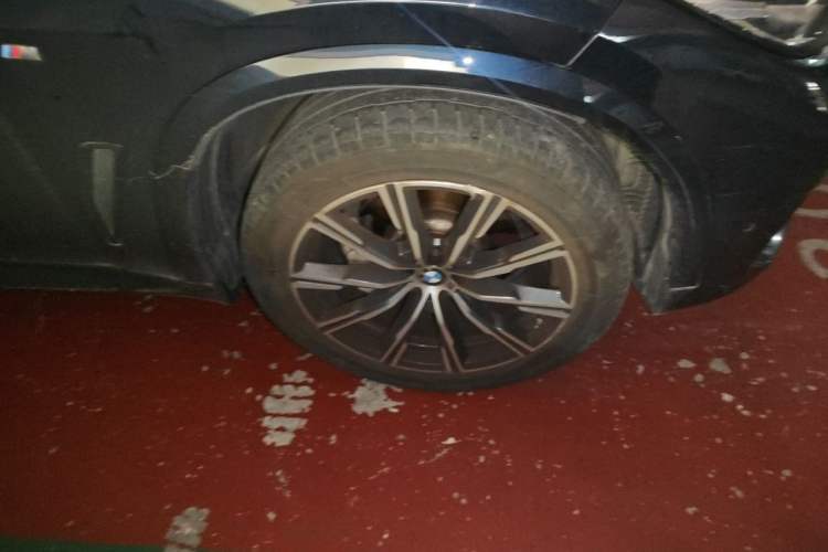 Used BMW X5 2022 xDrive30i M Sport Package Right Front Wheel Hub