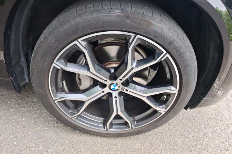 Used BMW X5 2022 Restyled xDrive 40Li M Sport Package Right Front Wheel Hub
