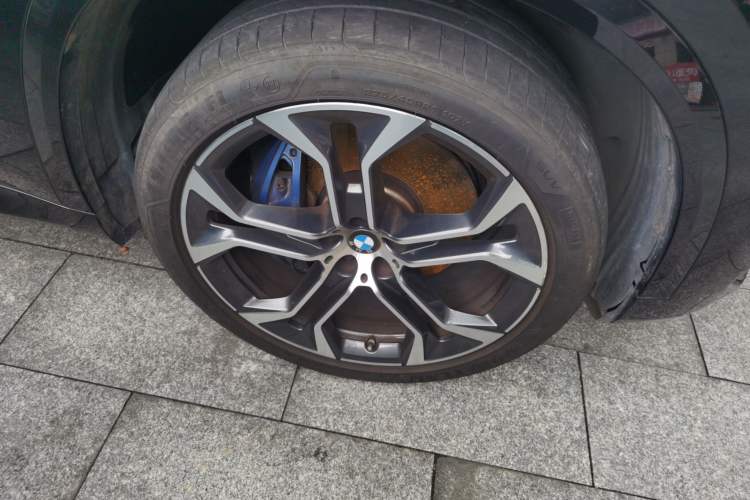 Used BMW X5 2022 xDrive 40Li Luxury Edition M Sport Package Right Front Wheel Hub