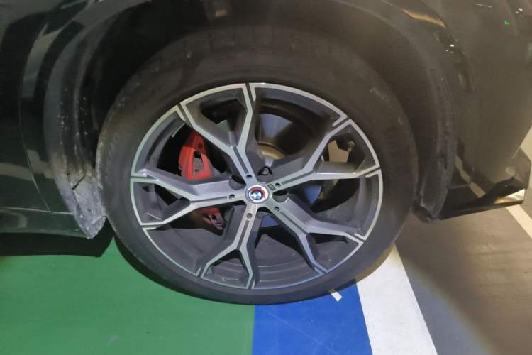 Used BMW X5 2022 Restyled xDrive 40Li M Sport Package Right Front Wheel Hub