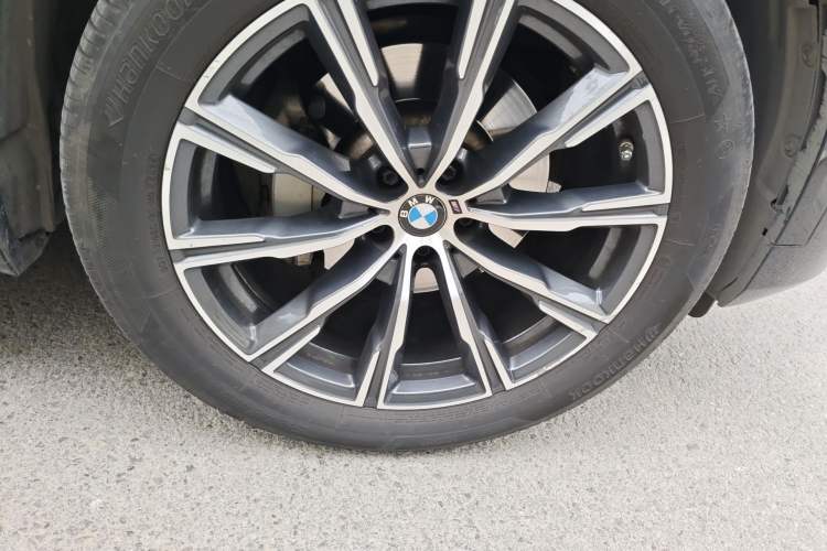 Used BMW X5 2022 xDrive 30Li Luxury M Sport Package Right Front Wheel Hub