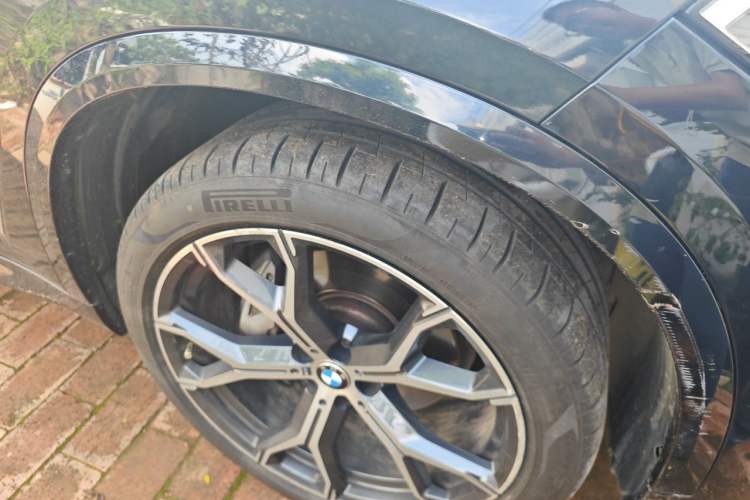 Used BMW X5 2022 xDrive 40Li M Sport Package Right Front Wheel Hub