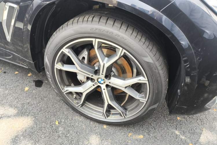 Used BMW X5 2022 Restyled xDrive 40Li M Sport Package Right Front Wheel Hub