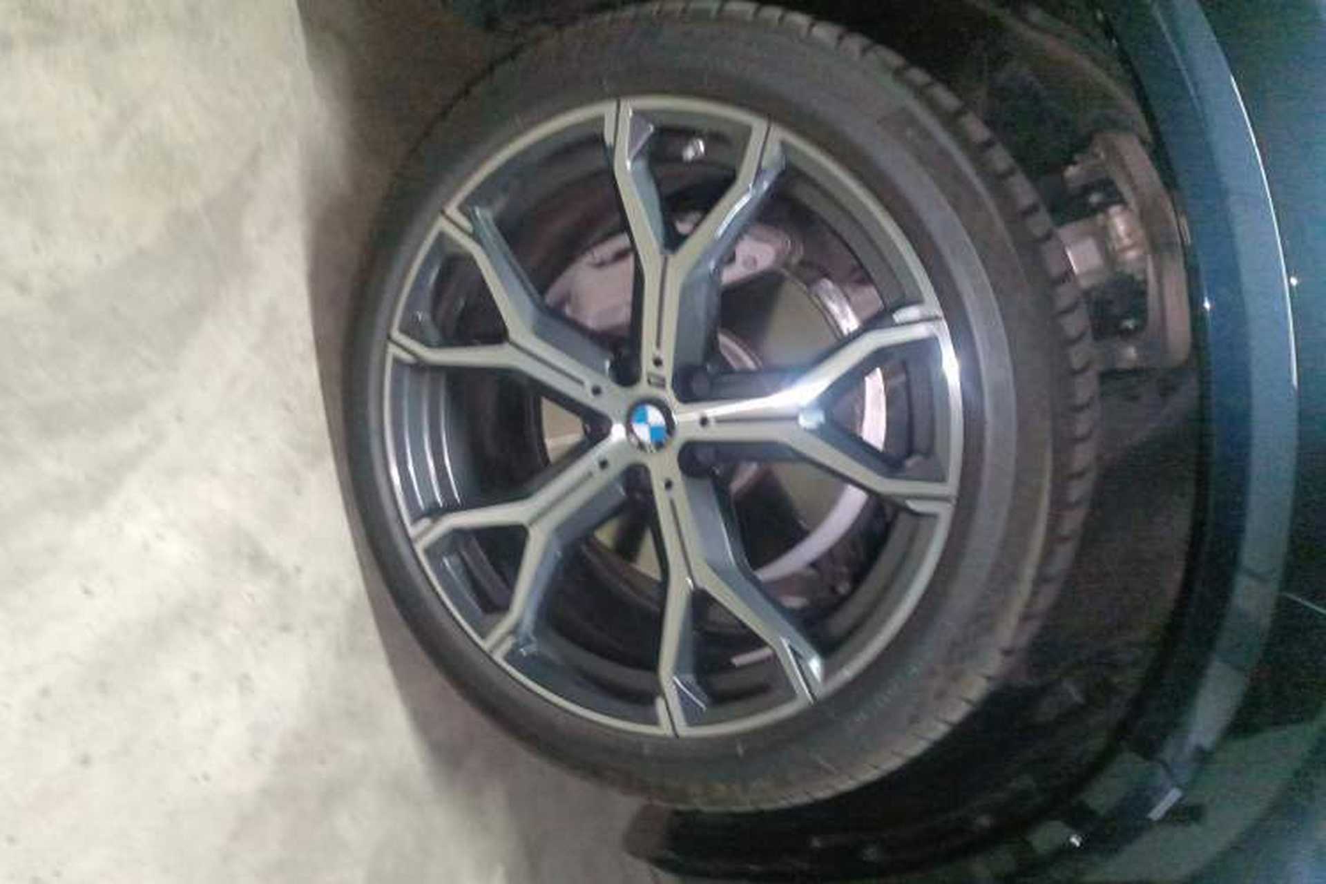 Used BMW X5 2022 Restyled xDrive 40Li M Sport Package Right Front Wheel Hub