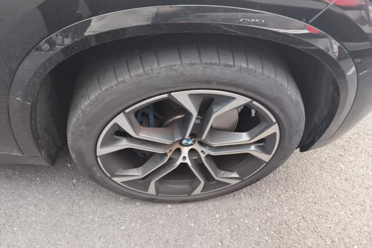 Used BMW X5 2022 xDrive 40Li Luxury Edition M Sport Package Right Front Wheel Hub