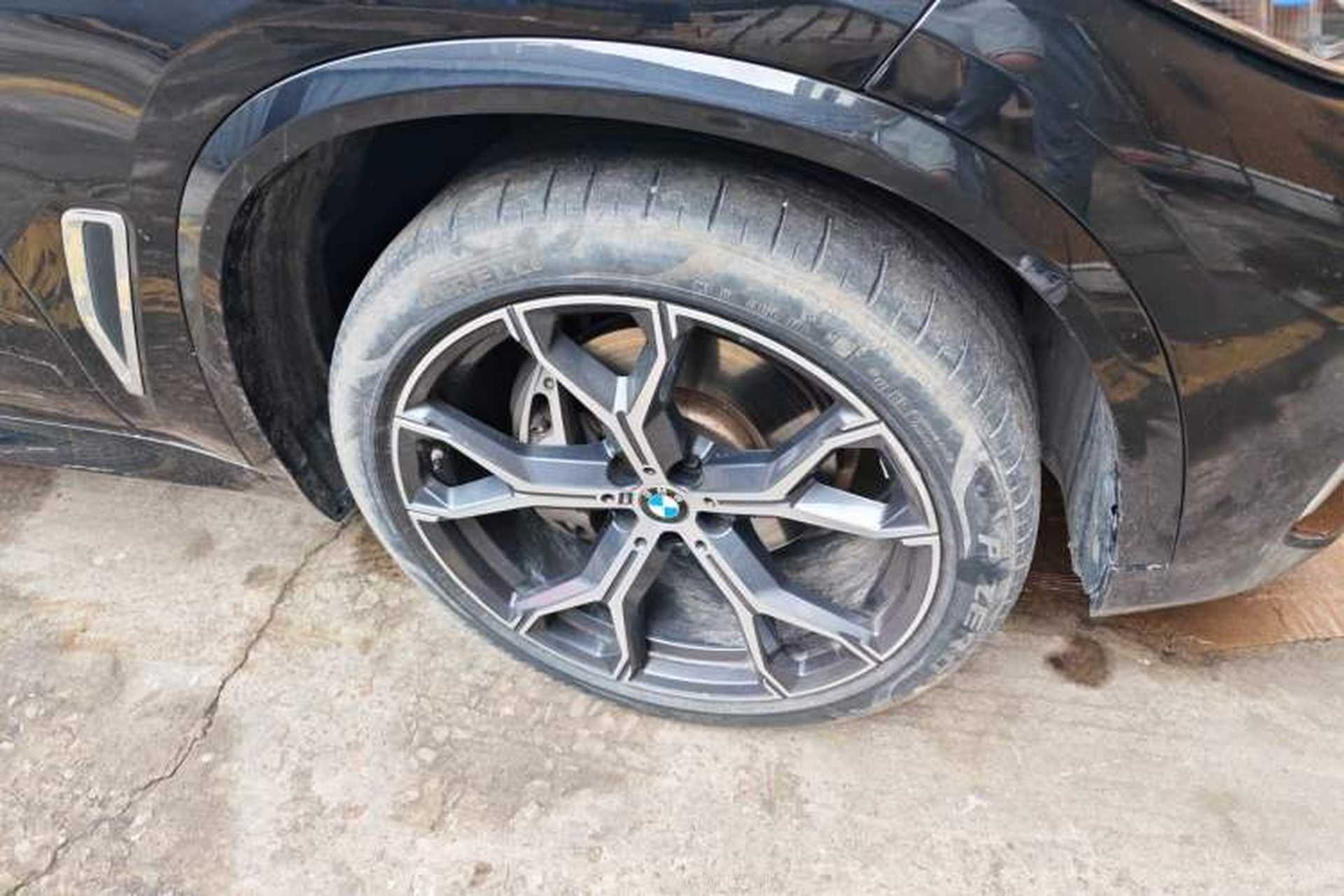 Used BMW X5 2022 xDrive 40Li M Sport Package Right Front Wheel Hub
