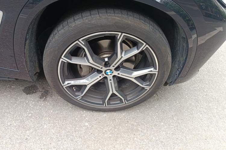 Used BMW X5 2022 Restyled xDrive 40Li M Sport Package Right Front Wheel Hub