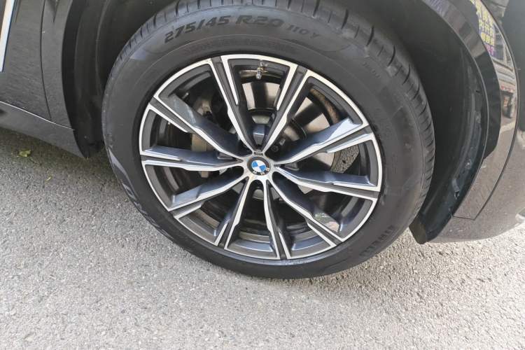 Used BMW X5 2022 xDrive 30Li Luxury M Sport Package Right Front Wheel Hub