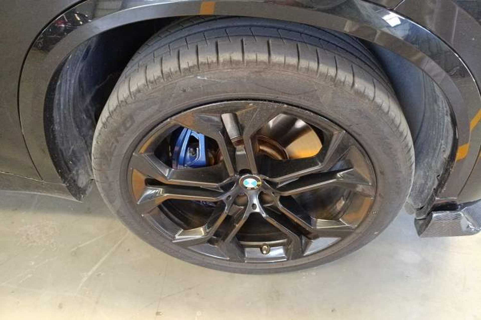 Used BMW X5 2022 Restyled xDrive 40Li Luxury Edition M Sport Package Right Front Wheel Hub