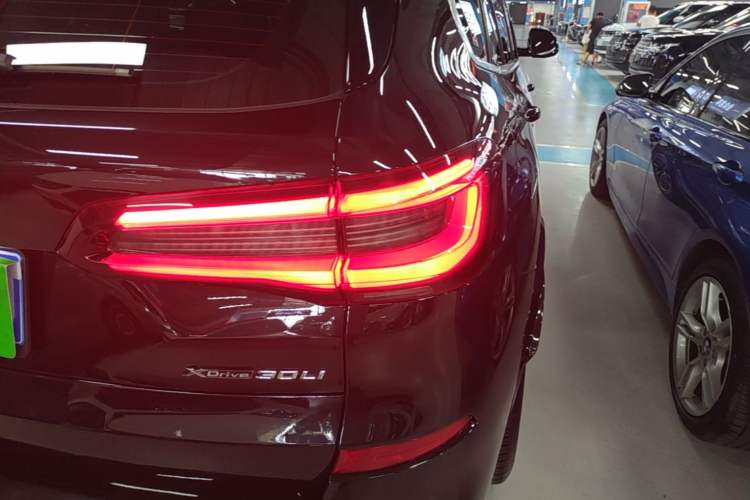 Used BMW X5 2022 Restyled xDrive 30Li Luxury Version M Sport Package Right Rear Taillight