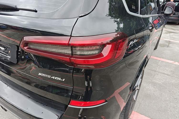 Used BMW X5 2022 xDrive 40Li M Sport Package Right Rear Taillight