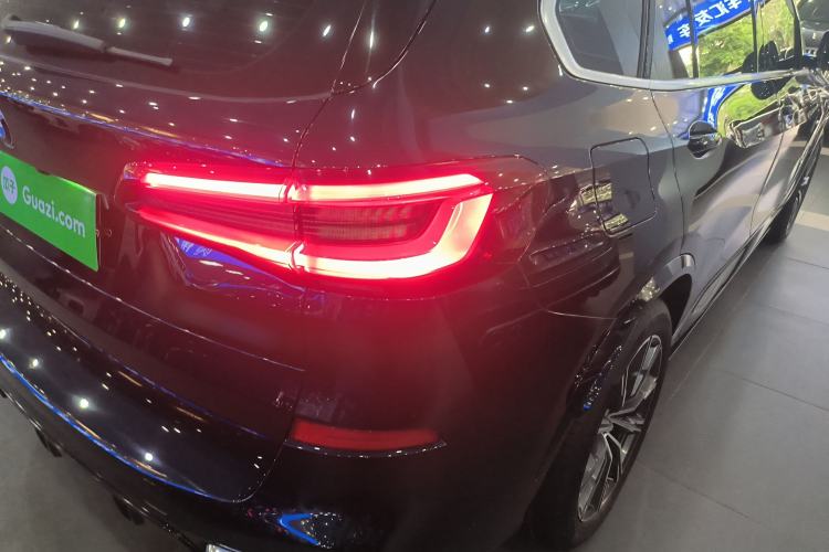 Used BMW X5 2022 Restyled xDrive 30Li Luxury Version M Sport Package Right Rear Taillight