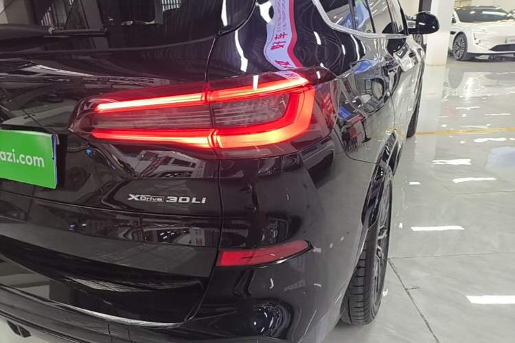 Used BMW X5 2022 Restyled xDrive 30Li Luxury Version M Sport Package Right Rear Taillight