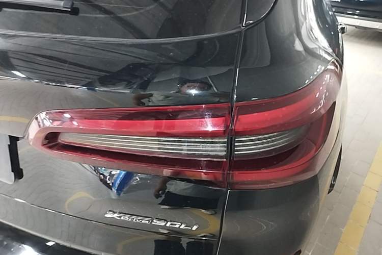 Used BMW X5 2022 Restyled xDrive 30Li Luxury Version M Sport Package Right Rear Taillight