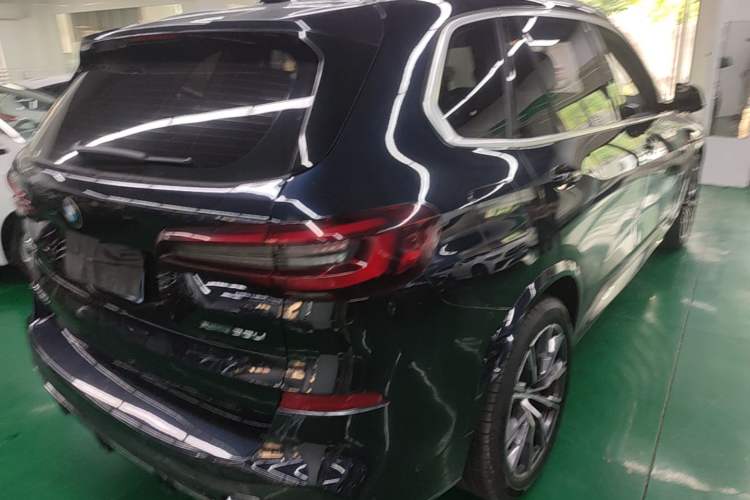 Used BMW X5 2022 Restyled xDrive 30Li Luxury Version M Sport Package Right Rear Taillight