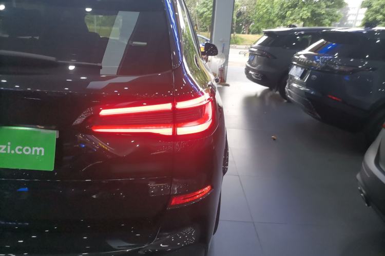 Used BMW X5 2022 xDrive 40Li Luxury Edition M Sport Package Right Rear Taillight