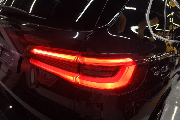 Used BMW X5 2022 Restyled xDrive 30Li M Sport Package Right Rear Taillight