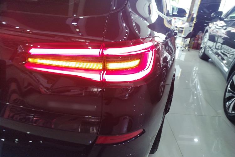 Used BMW X5 2022 Restyled xDrive 30Li Luxury Version M Sport Package Right Rear Taillight