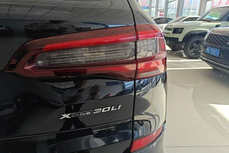 Used BMW X5 2022 Restyled xDrive 30Li Luxury Version M Sport Package Right Rear Taillight