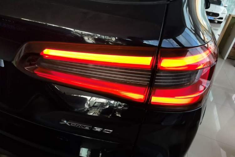 Used BMW X5 2022 Restyled xDrive 30Li Luxury Version M Sport Package Right Rear Taillight