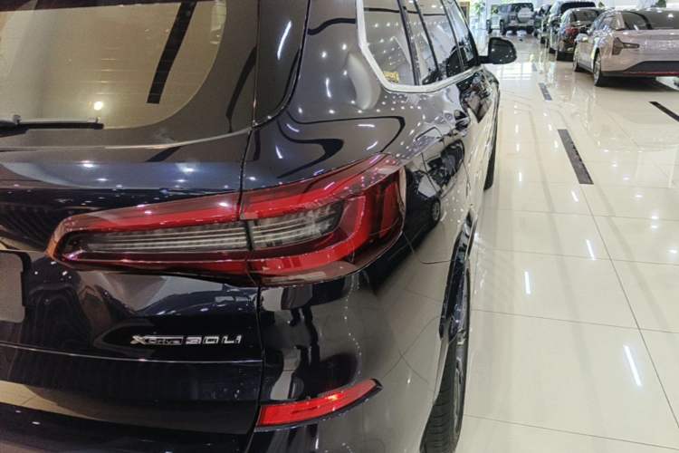 Used BMW X5 2022 xDrive 30Li Luxury M Sport Package Right Rear Taillight