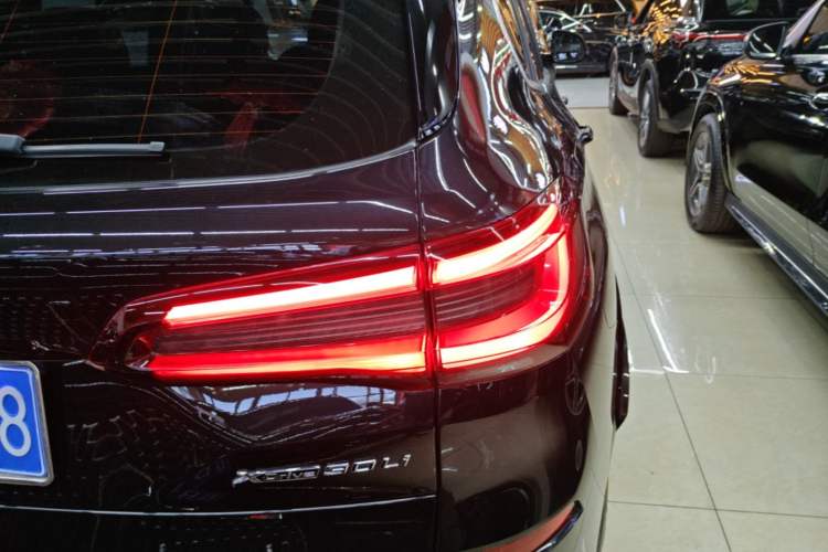 Used BMW X5 2022 Restyled xDrive 30Li Luxury Version M Sport Package Right Rear Taillight