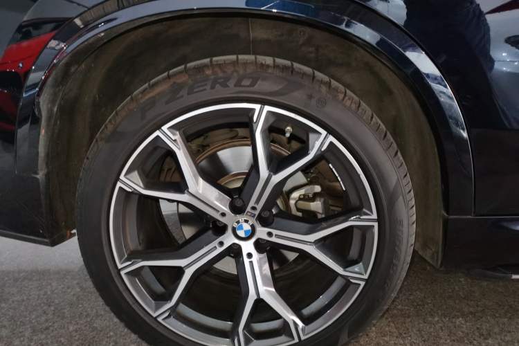 Used BMW X5 2022 Restyled xDrive 40Li M Sport Package Right Rear Wheel Hub