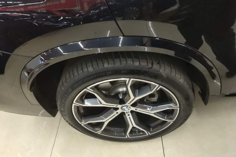 Used BMW X5 2022 Restyled xDrive 40Li M Sport Package Right Rear Wheel Hub