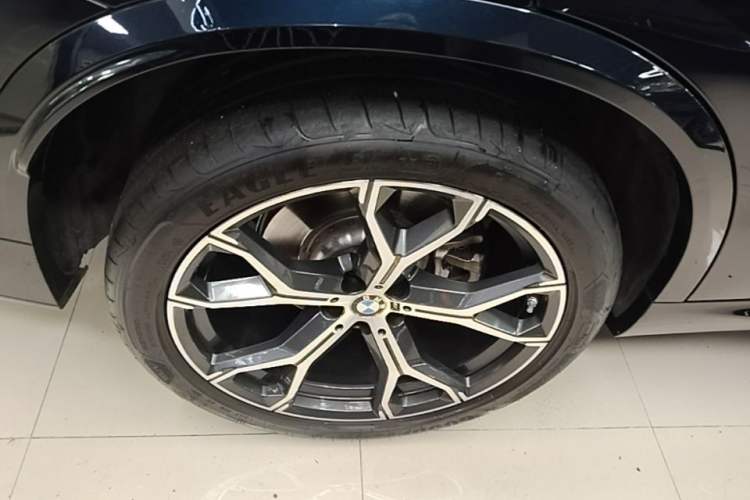 Used BMW X5 2022 Restyled xDrive 40Li M Sport Package Right Rear Wheel Hub