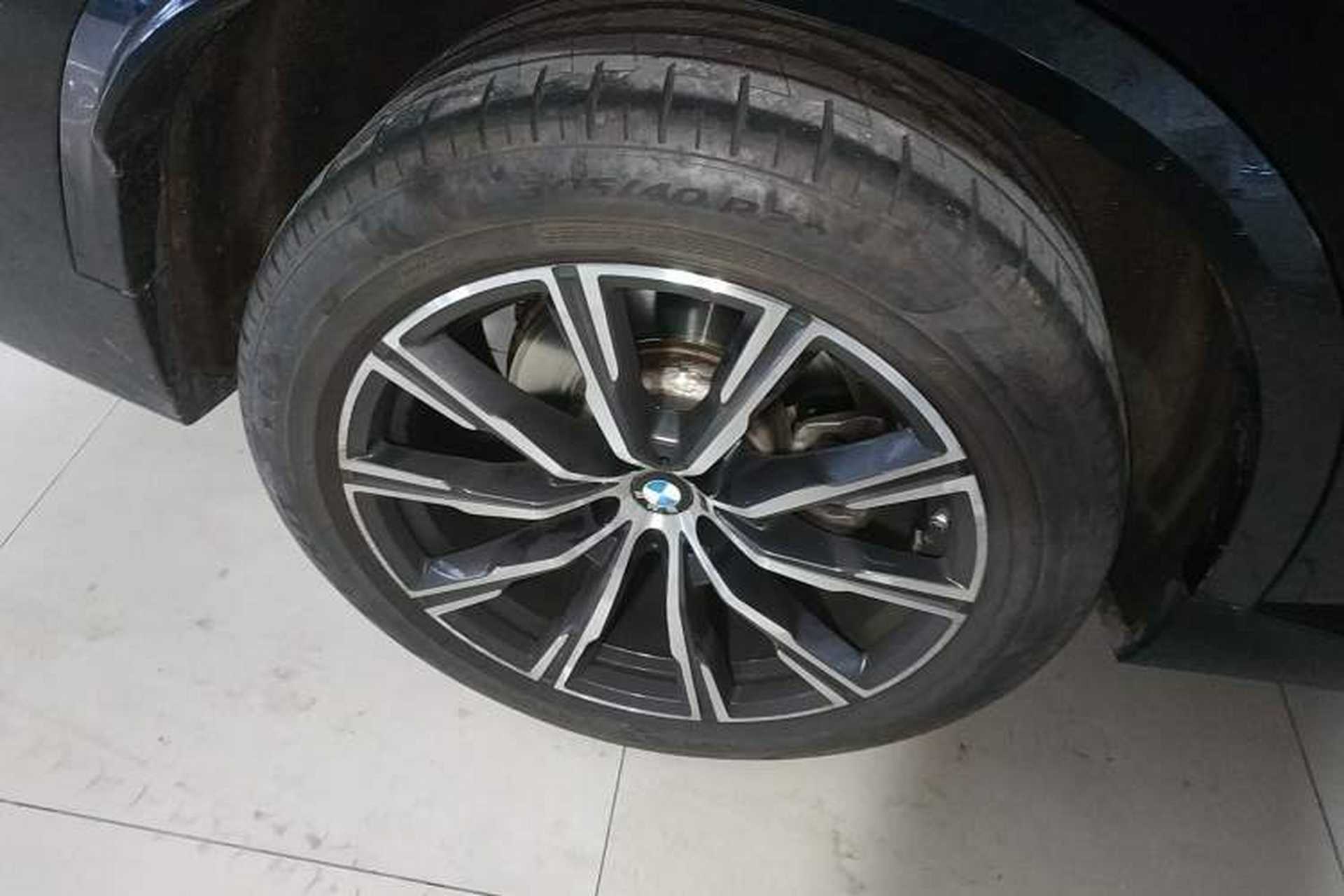 Used BMW X5 2022 Restyled xDrive 30Li Luxury Version M Sport Package Right Rear Wheel Hub