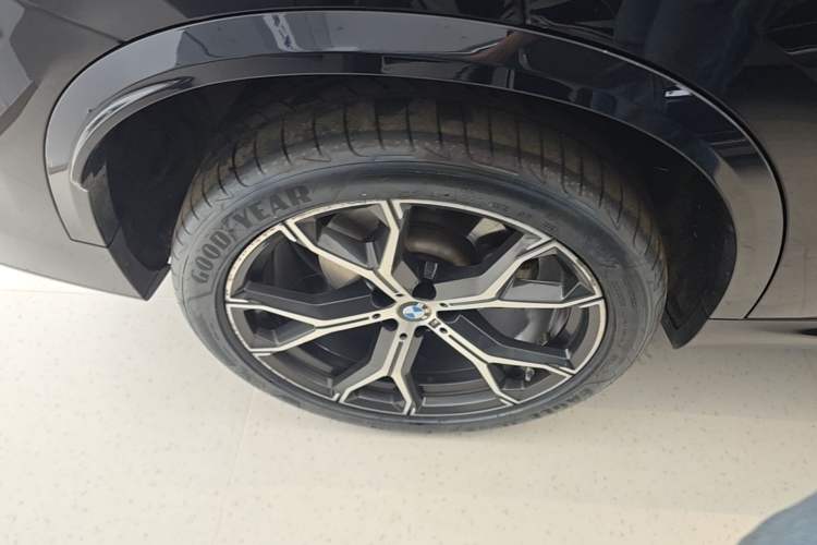 Used BMW X5 2022 Restyled xDrive 40Li M Sport Package Right Rear Wheel Hub
