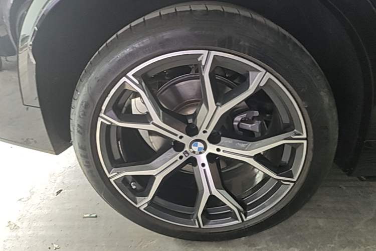 Used BMW X5 2022 Restyled xDrive 40Li M Sport Package Right Rear Wheel Hub