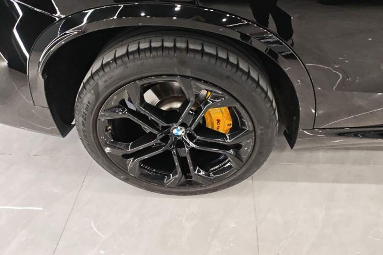 Used BMW X5 2022 xDrive 40Li Luxury Edition M Sport Package Right Rear Wheel Hub