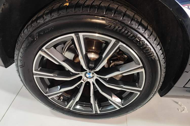 Used BMW X5 2022 xDrive30i M Sport Package Right Rear Wheel Hub
