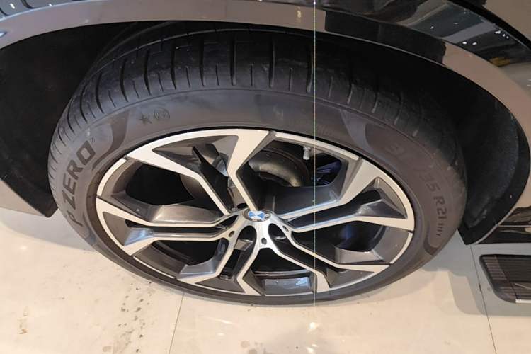 Used BMW X5 2022 Restyled xDrive 40Li Luxury Edition M Sport Package Right Rear Wheel Hub