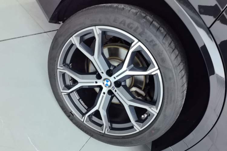 Used BMW X5 2022 Restyled xDrive 40Li M Sport Package Right Rear Wheel Hub