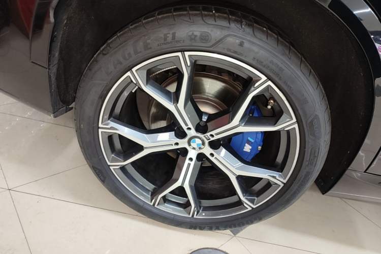 Used BMW X5 2022 Restyled xDrive 40Li M Sport Package Right Rear Wheel Hub