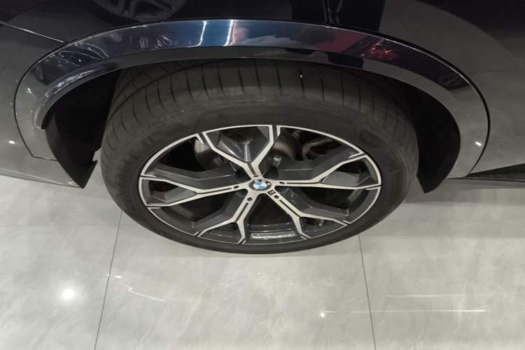 Used BMW X5 2022 Restyled xDrive 40Li M Sport Package Right Rear Wheel Hub
