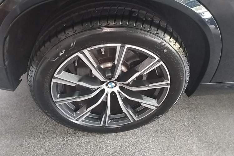 Used BMW X5 2022 xDrive40i M Sport Package Right Rear Wheel Hub
