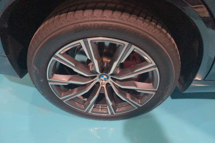 Used BMW X5 2022 xDrive40i M Sport Package Right Rear Wheel Hub