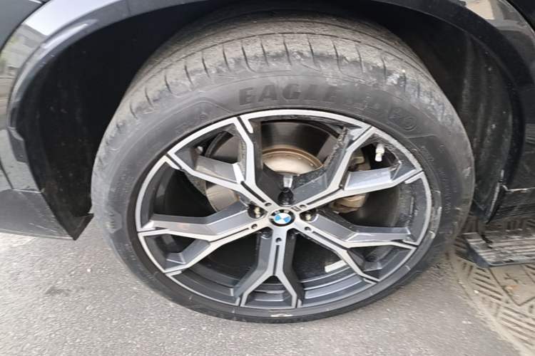 Used BMW X5 2022 Restyled xDrive 40Li M Sport Package Right Rear Wheel Hub