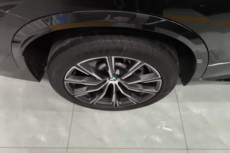 Used BMW X5 2022 Restyled xDrive 30Li M Sport Package Right Rear Wheel Hub