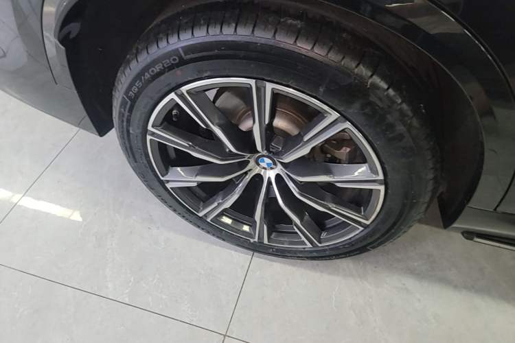 Used BMW X5 2022 Restyled xDrive 30Li M Sport Package Right Rear Wheel Hub